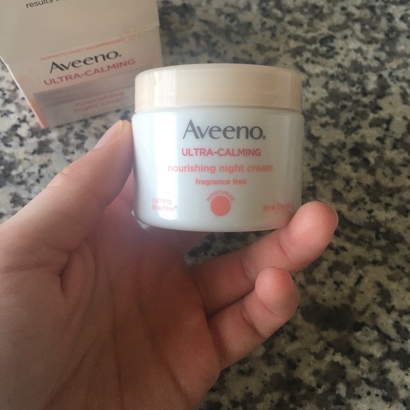 Aveeno Ultra-Calming Night Cream - Picture 9 of 10